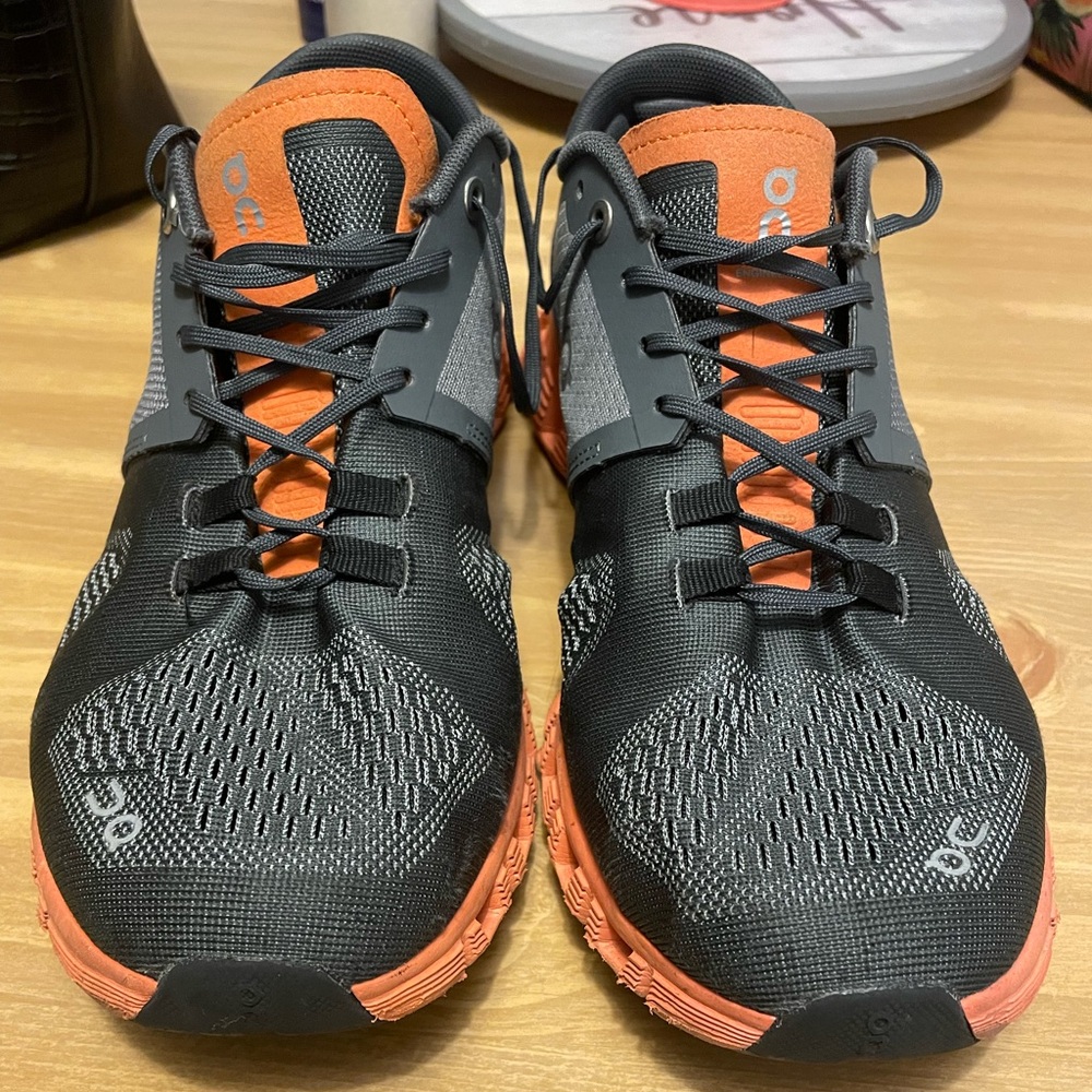 Men’s 7.5 ON Shoes